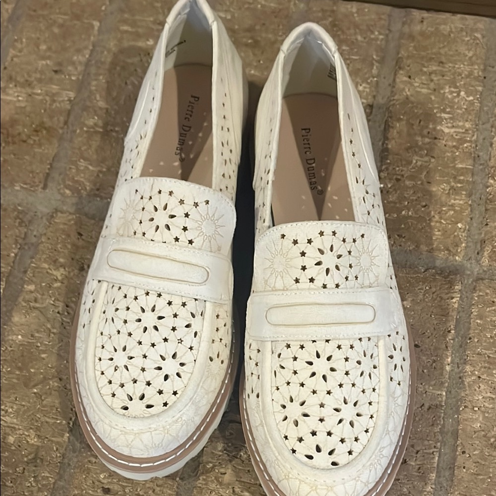 Pierre Dumas Women's Cream Perforated Loafers